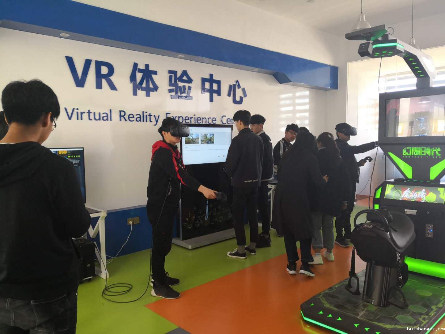 1555054260394179.jpg VR虚拟现实体验中心.jpg